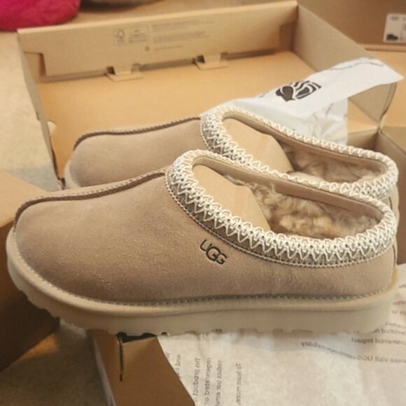 UGG Tasman Slipper Sand - Picture 1 of 10